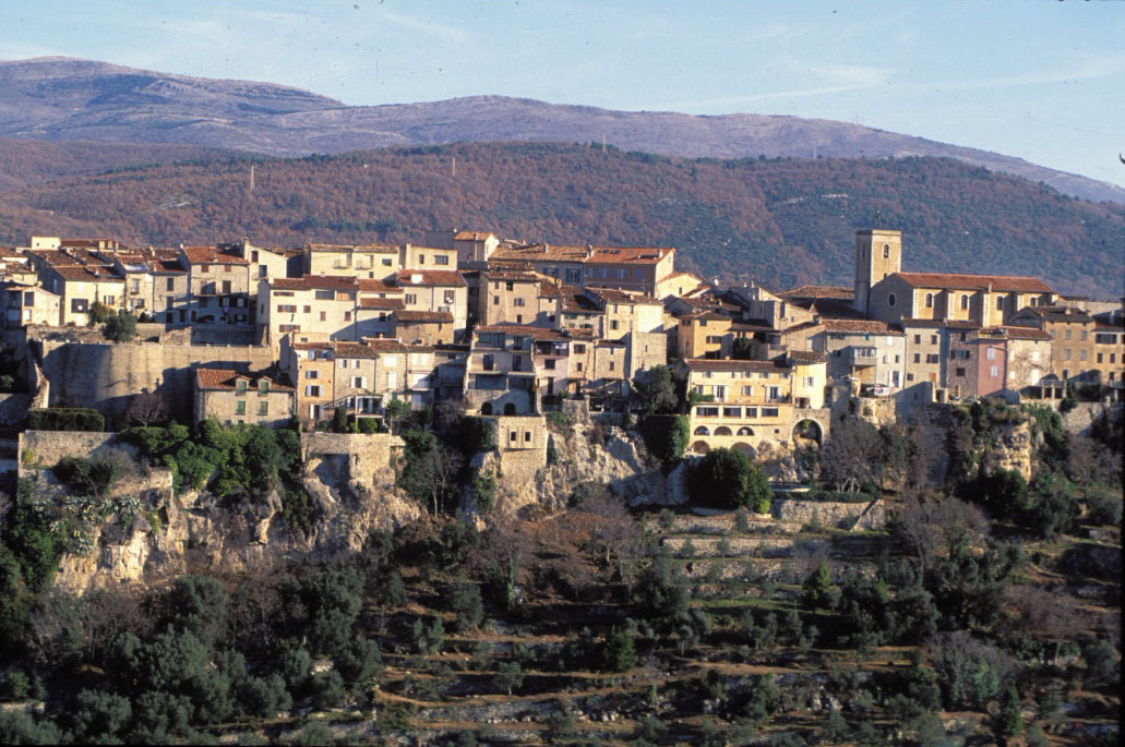 Saint-Cézaire-sur-Siagne patrimoine chapelle romane village provençal