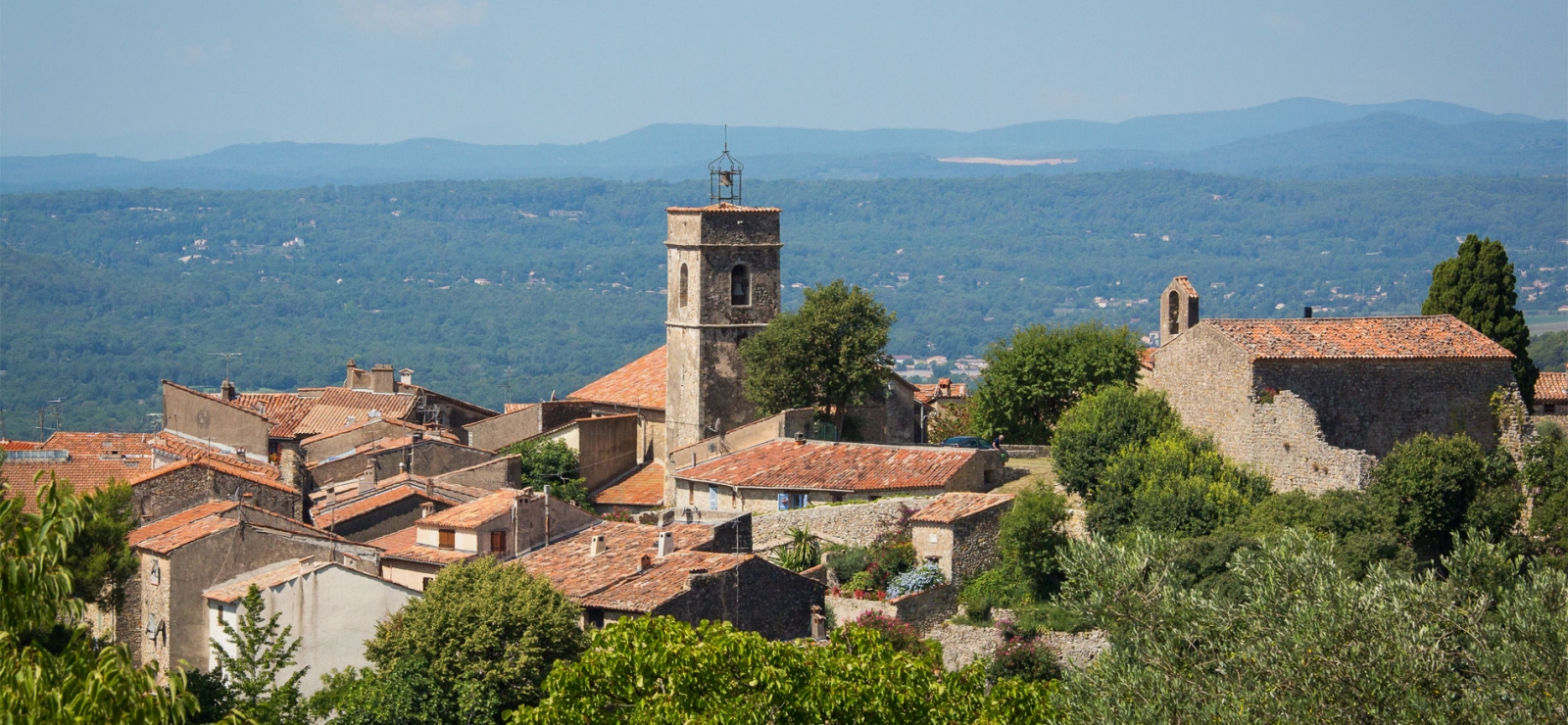 Montauroux village Pays de Fayence location saisonnière Airbnb